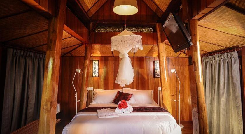 Malihom Private Estate Villa Balik Pulau Buitenkant foto