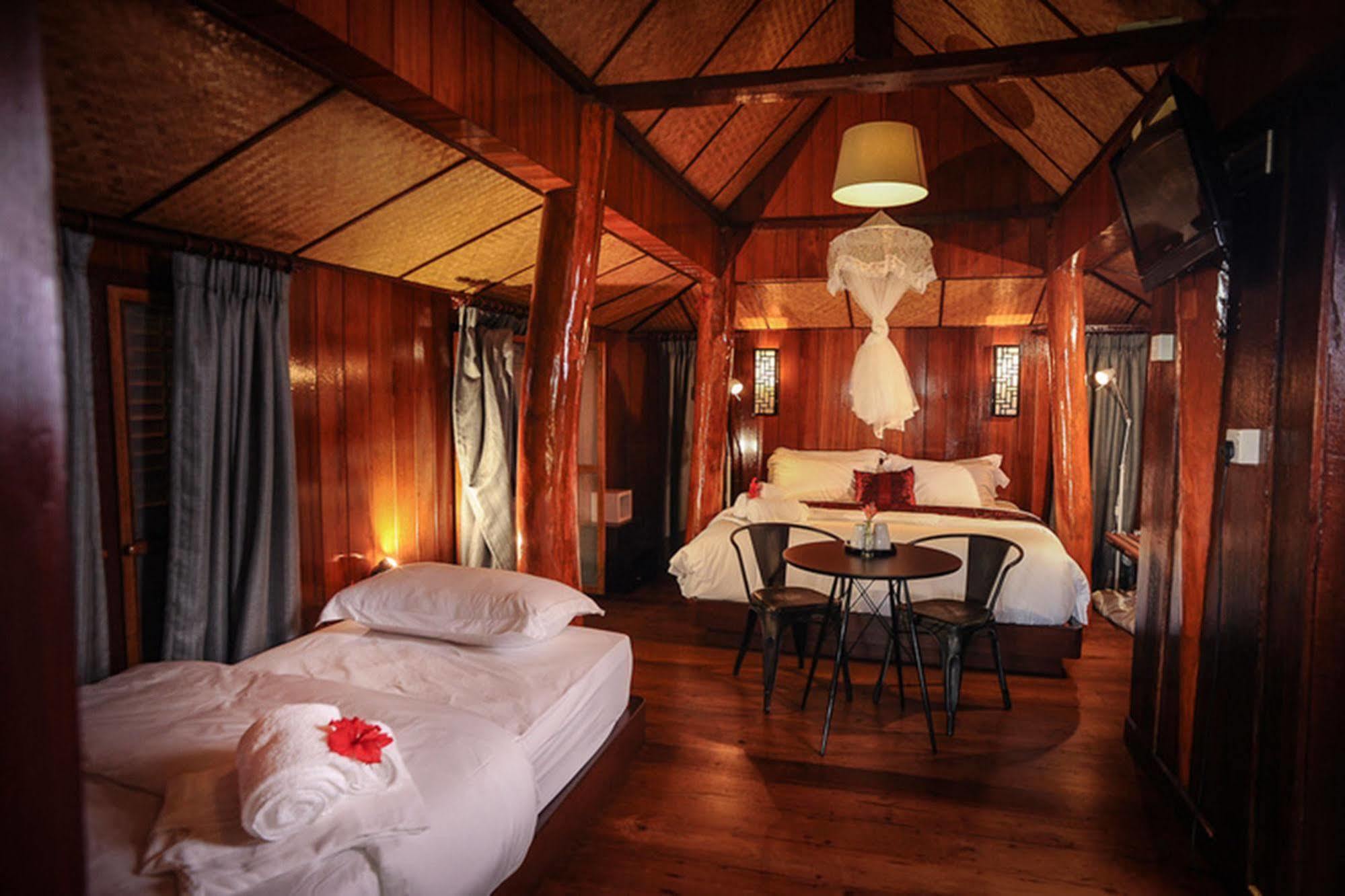 Malihom Private Estate Villa Balik Pulau Buitenkant foto