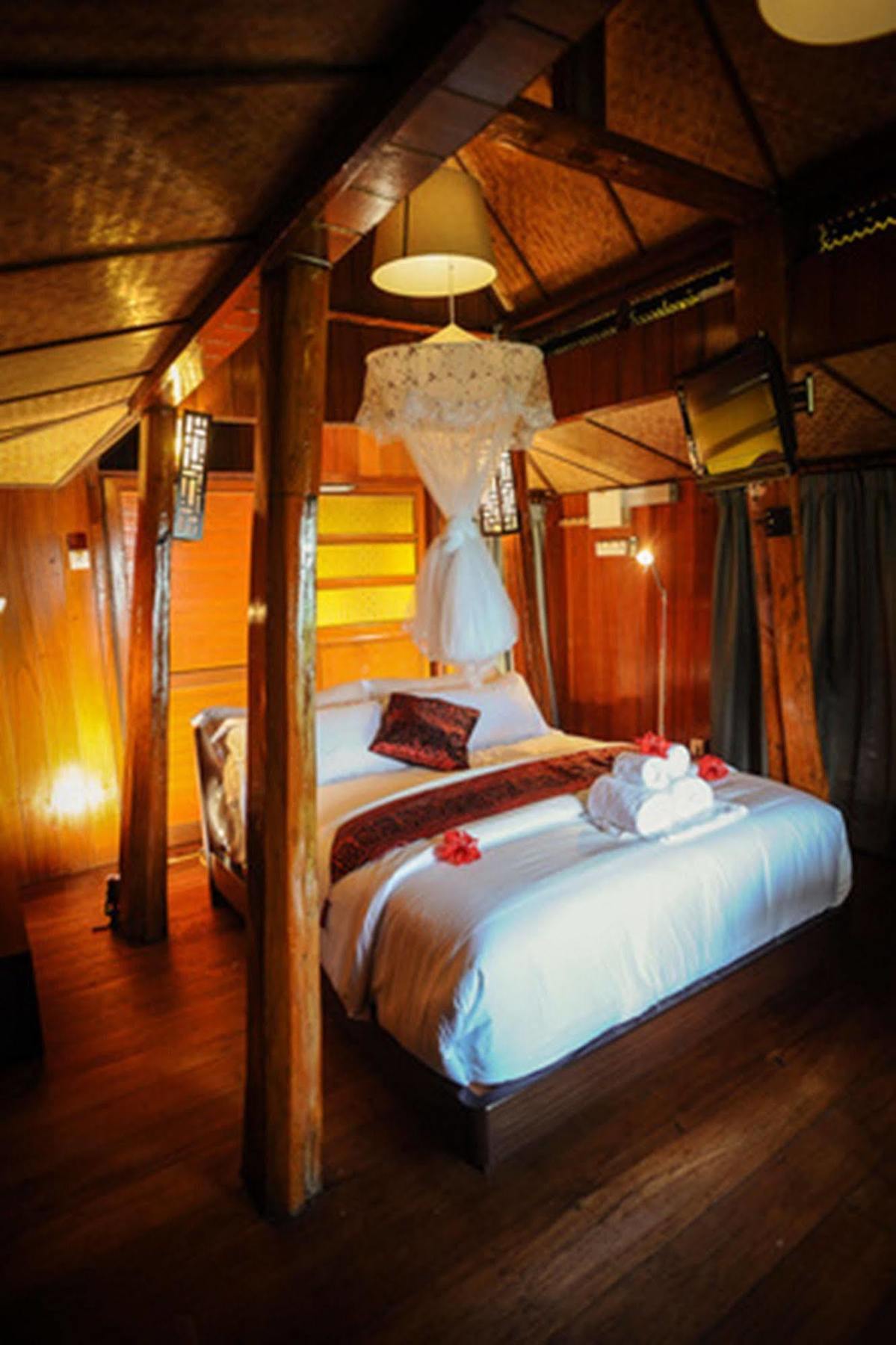 Malihom Private Estate Villa Balik Pulau Buitenkant foto
