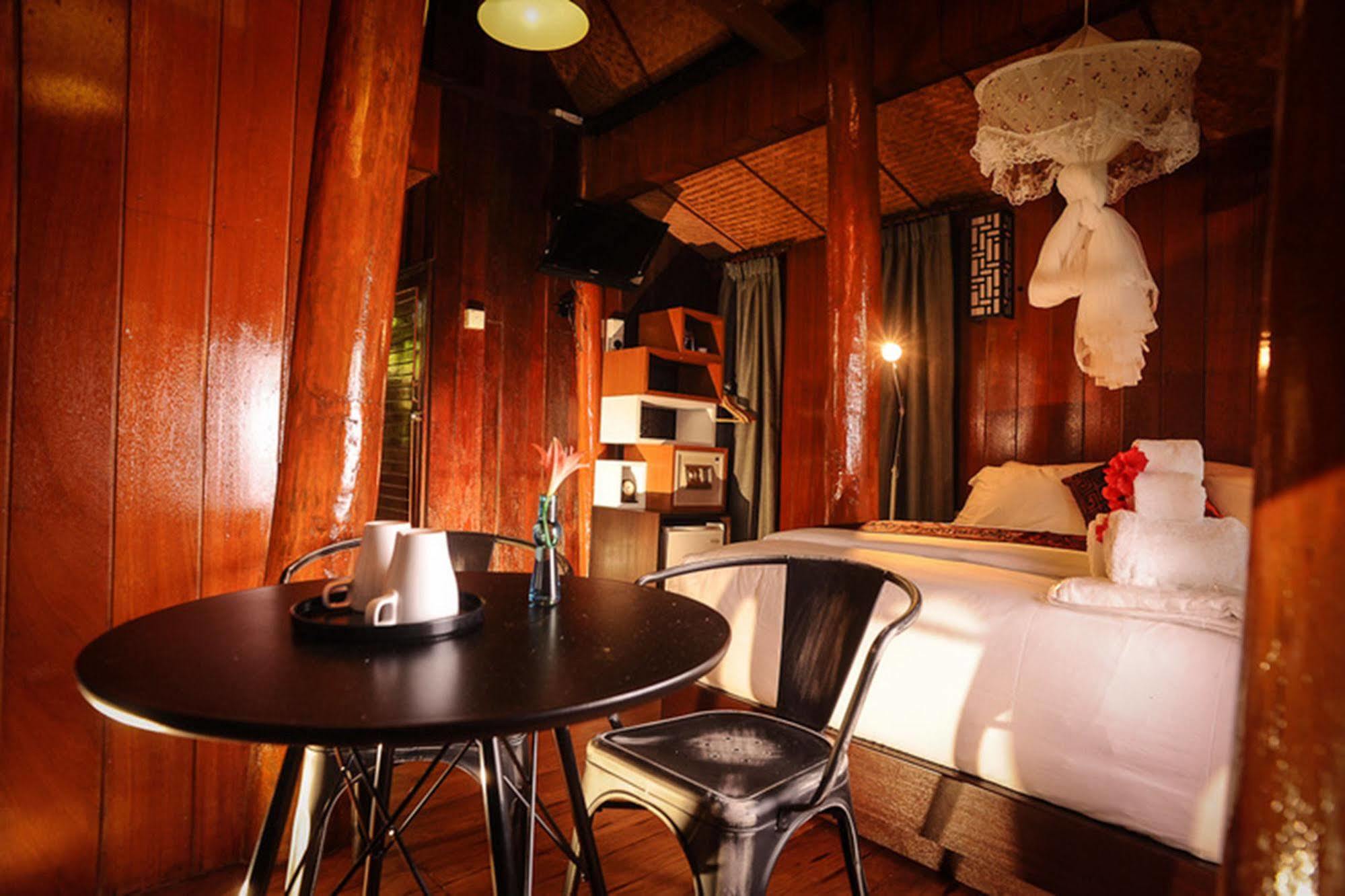 Malihom Private Estate Villa Balik Pulau Buitenkant foto