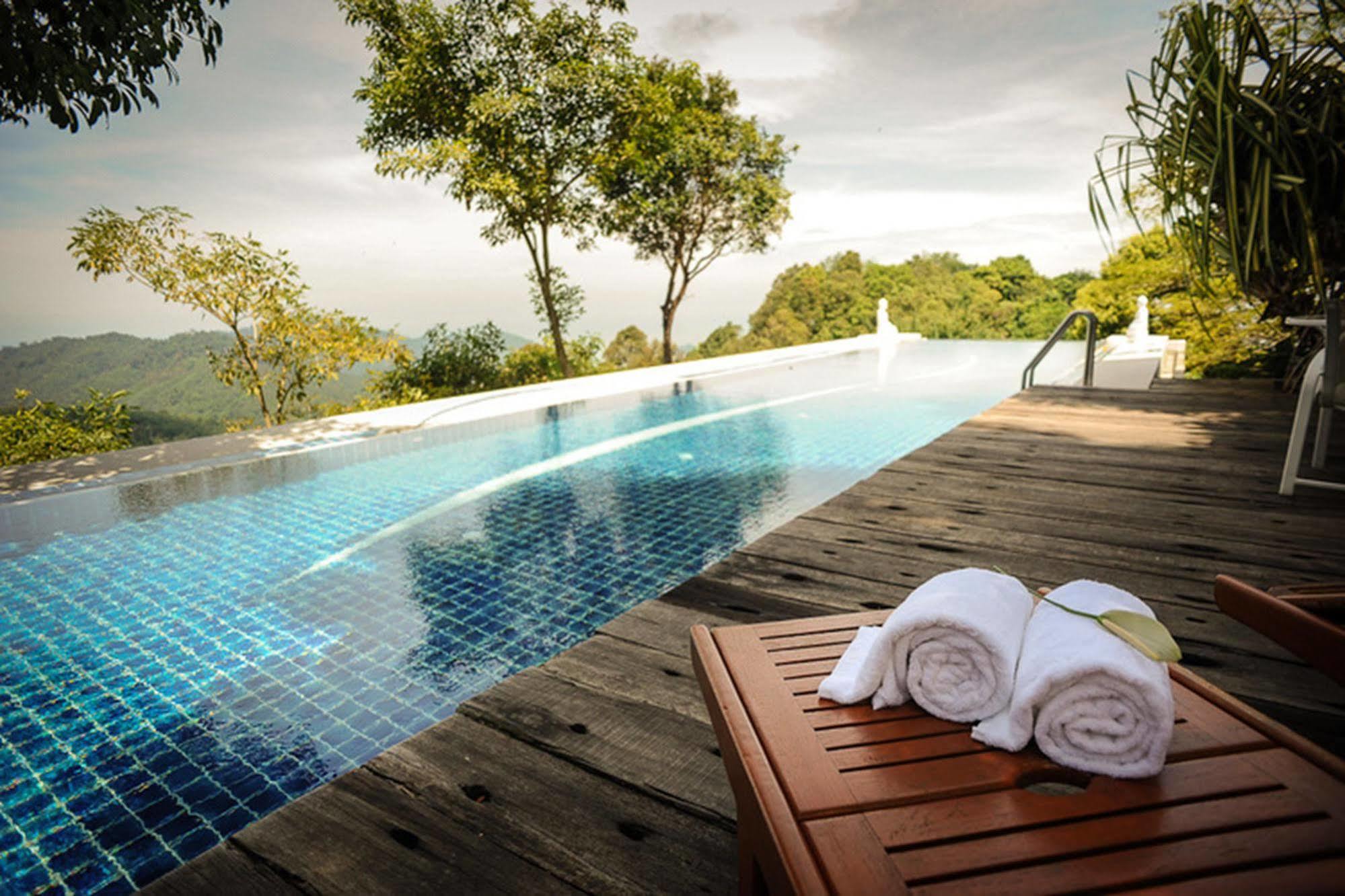 Malihom Private Estate Villa Balik Pulau Buitenkant foto